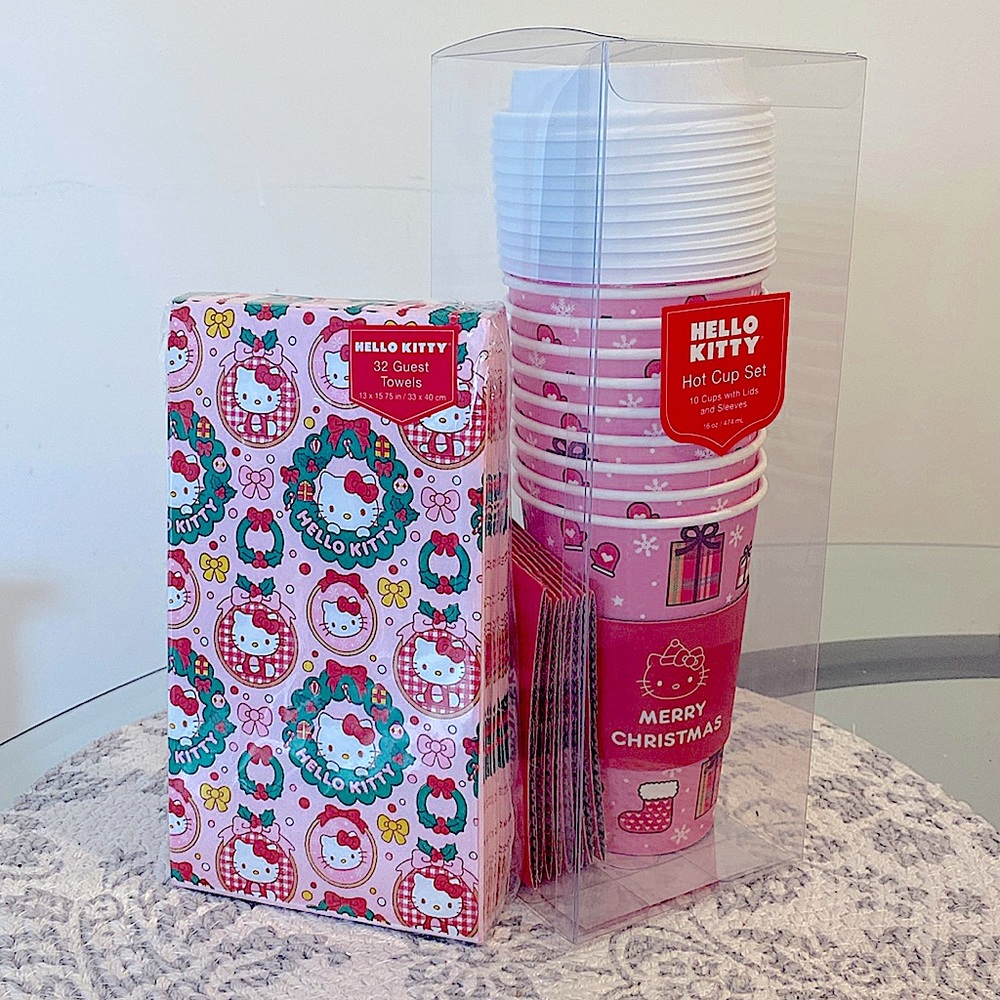 🎄🎀Hello Kitty Set of Disposable Paper Cups & Guest Towels Napkins